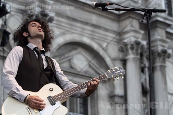 MERZHIN - 2010-08-07 - PARIS - Parvis de l'Hotel de Ville - 